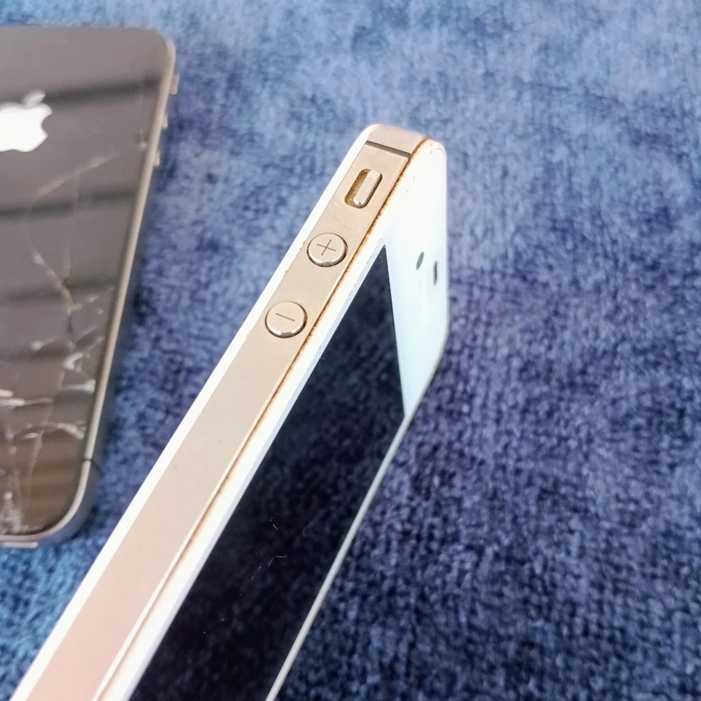 iPhone ( For parts only ) !!!